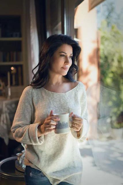 İclal Aydın Resimleri -1.Resim