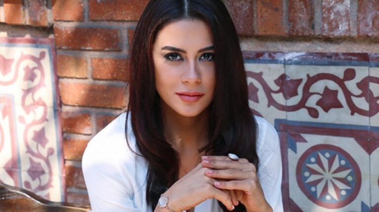 Asena Tuğal Kimdir, Hakkında, Biyografisi