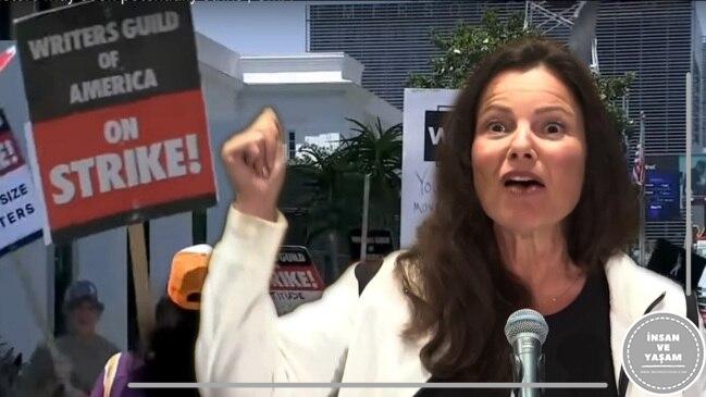 Hollywood aktörleri, gece yarısından itibaren senaristlerin grevine katılıyor