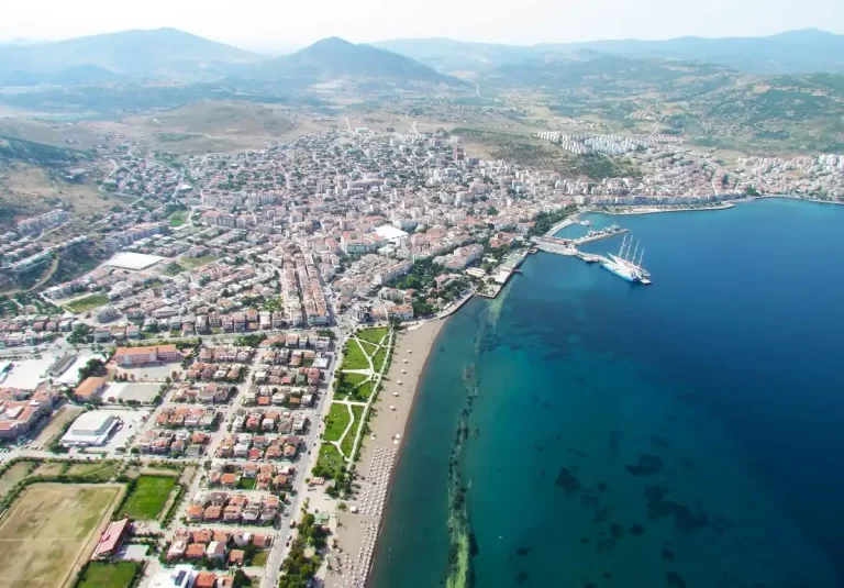 Dikili Hakkında, Dikili’nin Gezilecek Yerleri, Tarihi ve Turistik Bilgileri